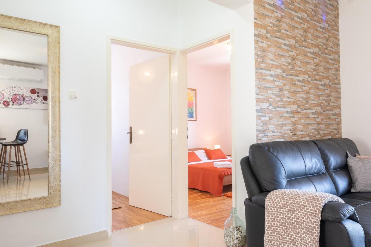 Triporte Apartment *