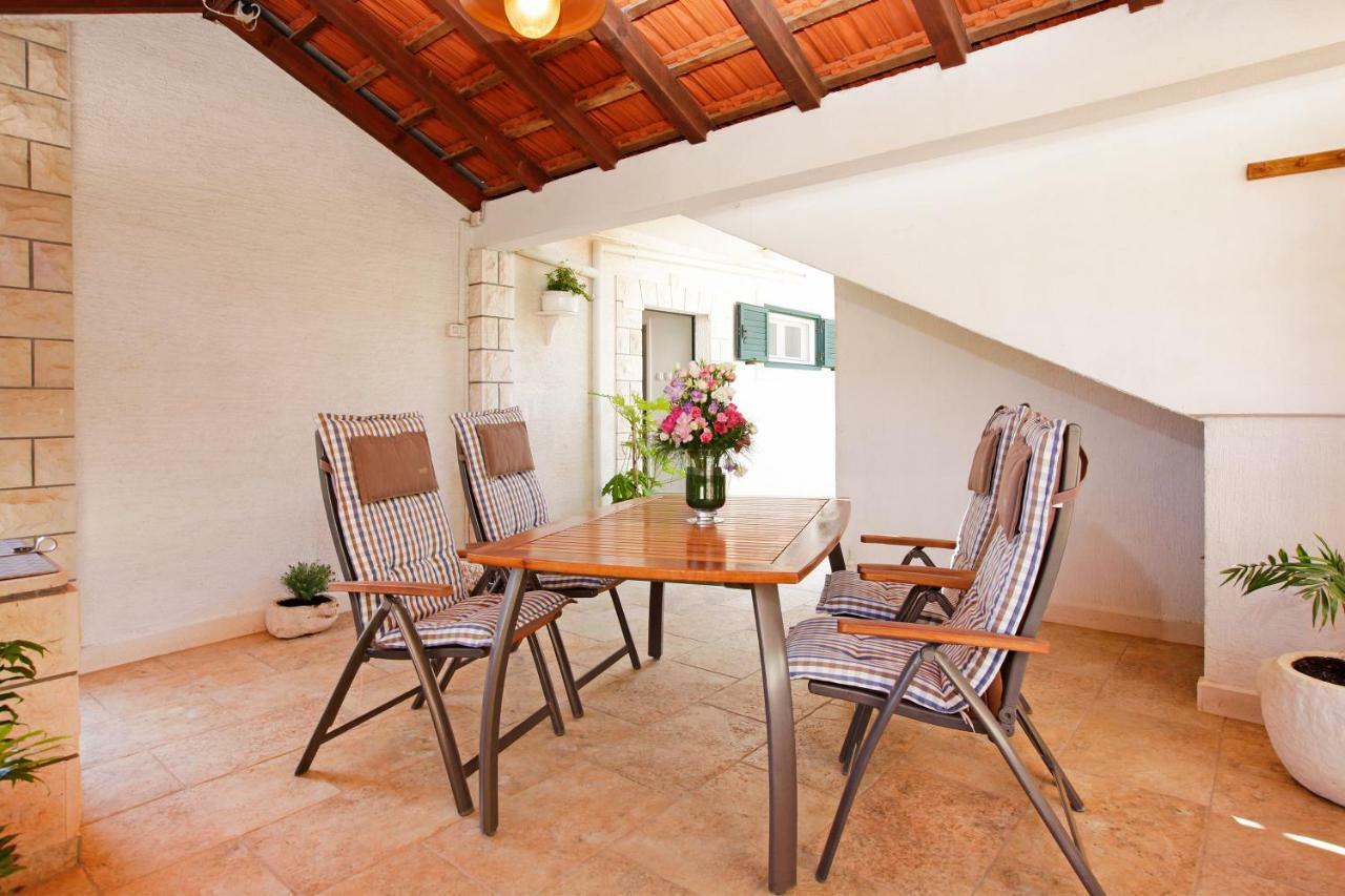 Triporte Apartment *